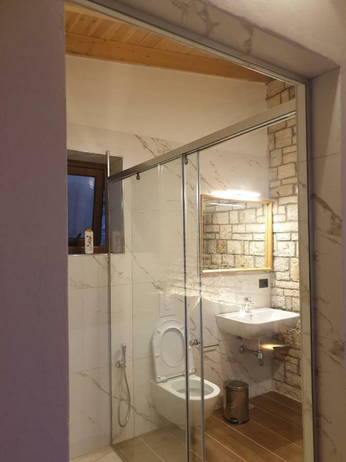 Palermiti Luxury Rooms Himare Esterno foto